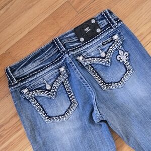 Miss Me Easy Capri Bootcut Jeana Rhinestone Embellished Denim Size 29